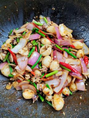 快速翻炒均匀即可出锅！