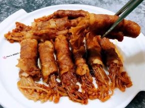 肥牛金针菇入口鲜嫩香浓混搭金针菇脆脆的口感让人回味无穷