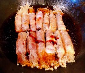 添加适量清水大火炖起来