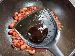 一勺蚝油调味！