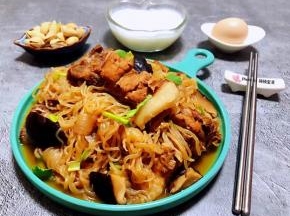坚果、牛奶、鸡蛋都是每天比不可少的营养成分