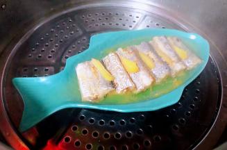 打开锅盖蒸好的带鱼瞬间满屋飘香