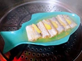 打开锅盖蒸好的带鱼瞬间满屋飘香