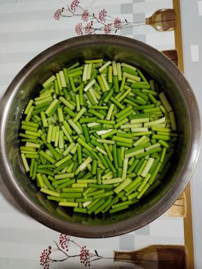 浸泡半个小时左右，备用！