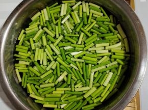 浸泡半个小时左右，备用！