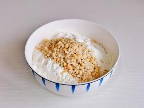 最后加入花生碎。