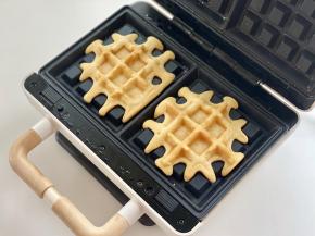 烤好啦，接着把剩余面糊用完，这个方子是做4个的量。