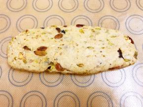 整理成2厘米厚的面团，放入烤箱中层170度烤20分钟