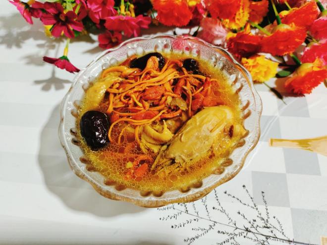 虫草花鸡汤