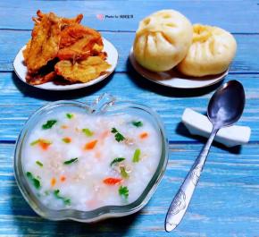 搭配五香小鱼干和芸豆鲜肉蒸包一起吃真是超级完美