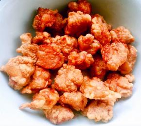 炸好的鸡脆骨我和宝贝就忍不住吃了好几块太香了