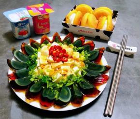 搭配小甜品和酸奶一起吃真心不错哦