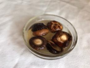 香菇提前2小时浸泡