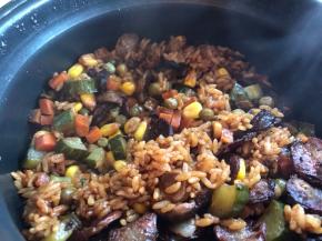 断电后拔下电源，打开电饭煲盖子，香气扑鼻而来