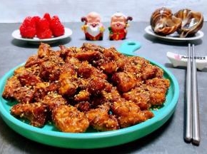 这道美味也是宴客必备的拿手美味佳肴哦q