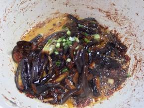 撒上葱花拌匀即可