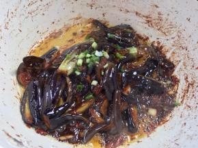 撒上葱花拌匀即可