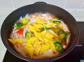 西兰花熟了可以关火盛盘。