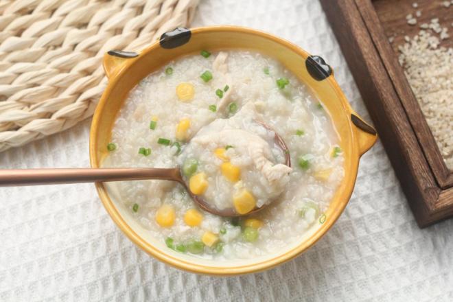 营养玉米豌豆鸡胸肉粥