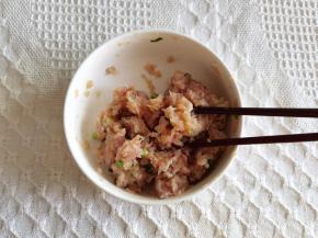 6、顺时针搅打上劲。