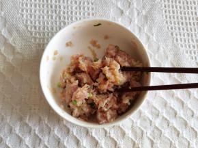 6、顺时针搅打上劲。