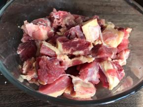 牛肉洗净切小块