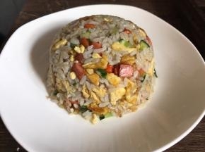 倒扣在盘中，取下饭碗
