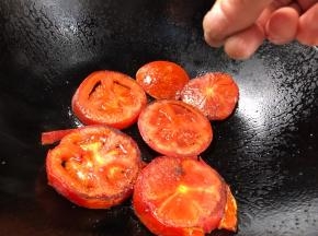 继续撒胡椒粉