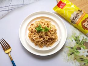 特别好吃的芝麻酱拌鱼面。
