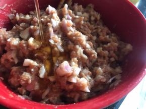 最后再淋入香油，拌匀备用