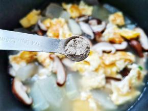 加一小勺胡椒粉，