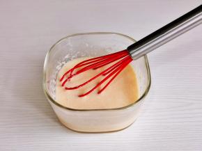 手动打蛋器打至均匀。