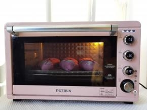 放入预热好的烤箱中层偏下，175度烤25分钟。上色满意及时加盖锡纸。