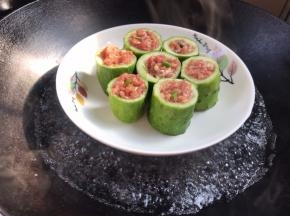 放入开水锅中，大火蒸10分钟