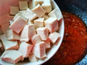 加入豆腐，
