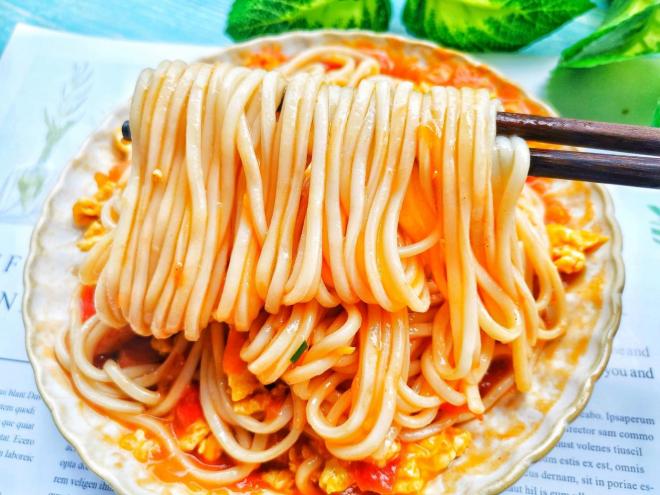 番茄火腿鸡蛋面