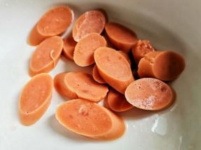 火腿切片。