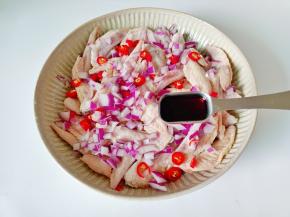 加入蚝油两勺。