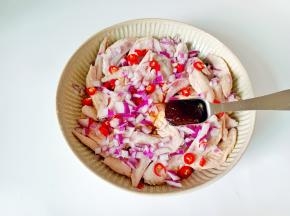 加入甜面酱两勺。