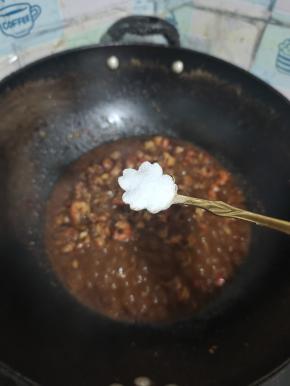 放入少许盐调味！