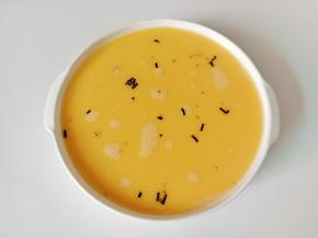 撒上鲣鱼海苔 。