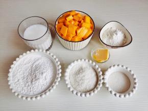 准备食材，芒果去皮去核切小块。