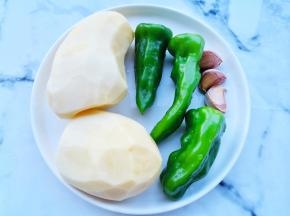 准备好所有食材。