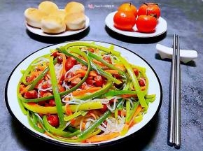 搭配早餐包和小水果一起吃太棒了