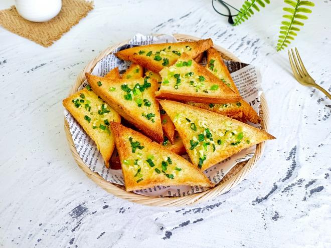 蒜香黄油吐司片