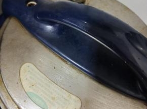 盖上盖子，插上电源，按蹄筋键即可！（我每次都是晚上睡觉前做上，等它好了，会自动保温！早上起来直接吃，特别的方便，很适合我们这种起床困难户，可以多睡一会儿，也能吃到营养又美味的早餐！）