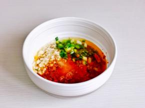 按个人口味加入盐搅拌均匀。