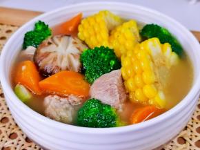 一口气喝了两大碗。