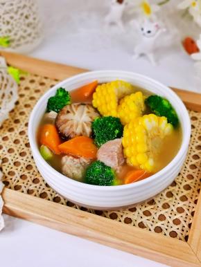 夏天适当多喝些汤呦～