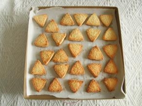 烤完取出冷凉。密封打包即可。